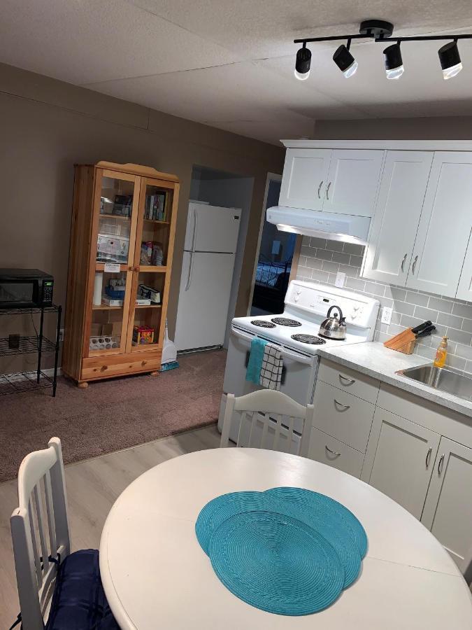 Newly Renovated Basement Suite! Lethbridge Bagian luar foto